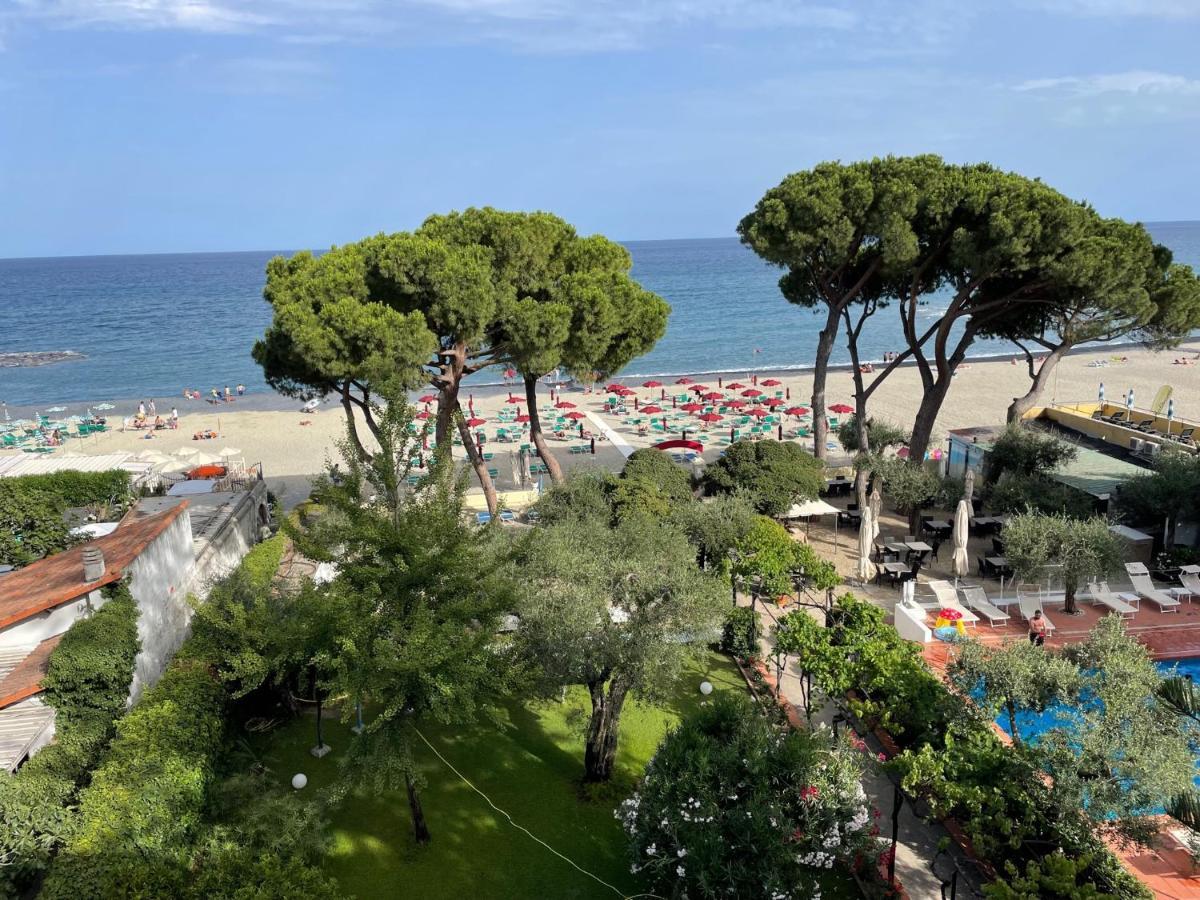 Hotel Eden Park Diano Marina Exterior photo