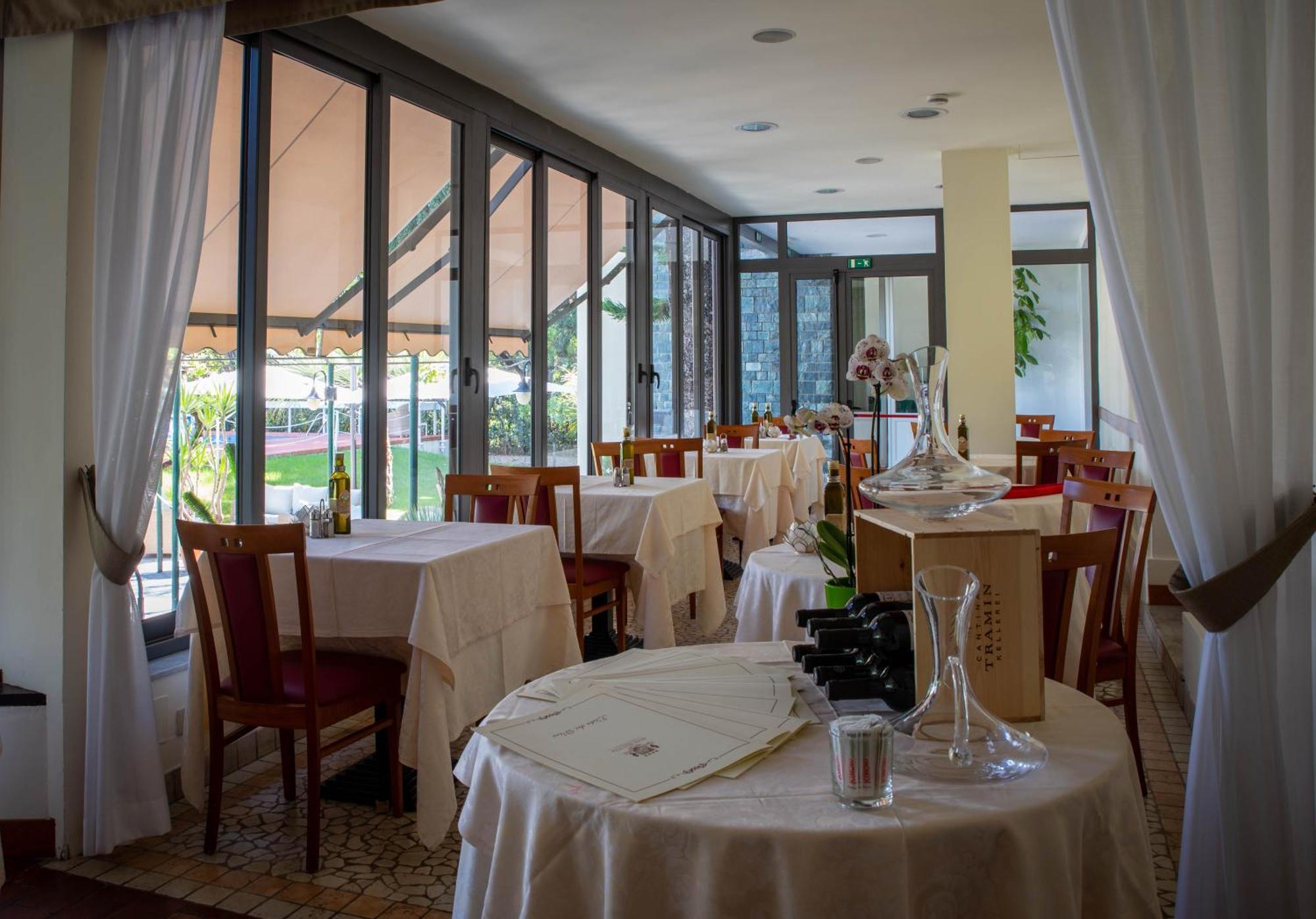 Hotel Eden Park Diano Marina Exterior photo