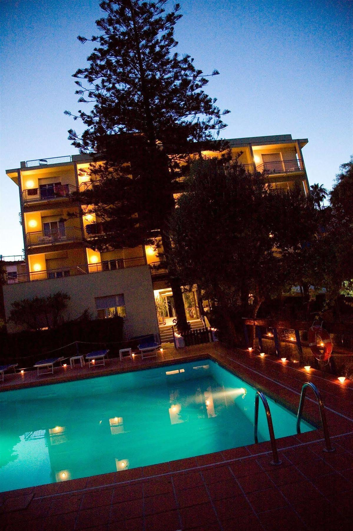 Hotel Eden Park Diano Marina Exterior photo